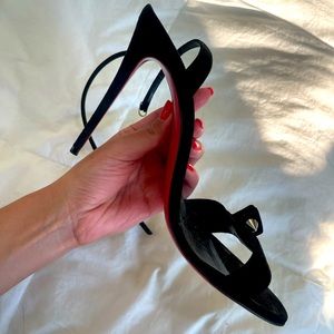 Cute red bottoms 👠